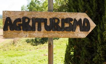 Agriturismi esclusi dai fondi ministeriali per l’agroalimentare